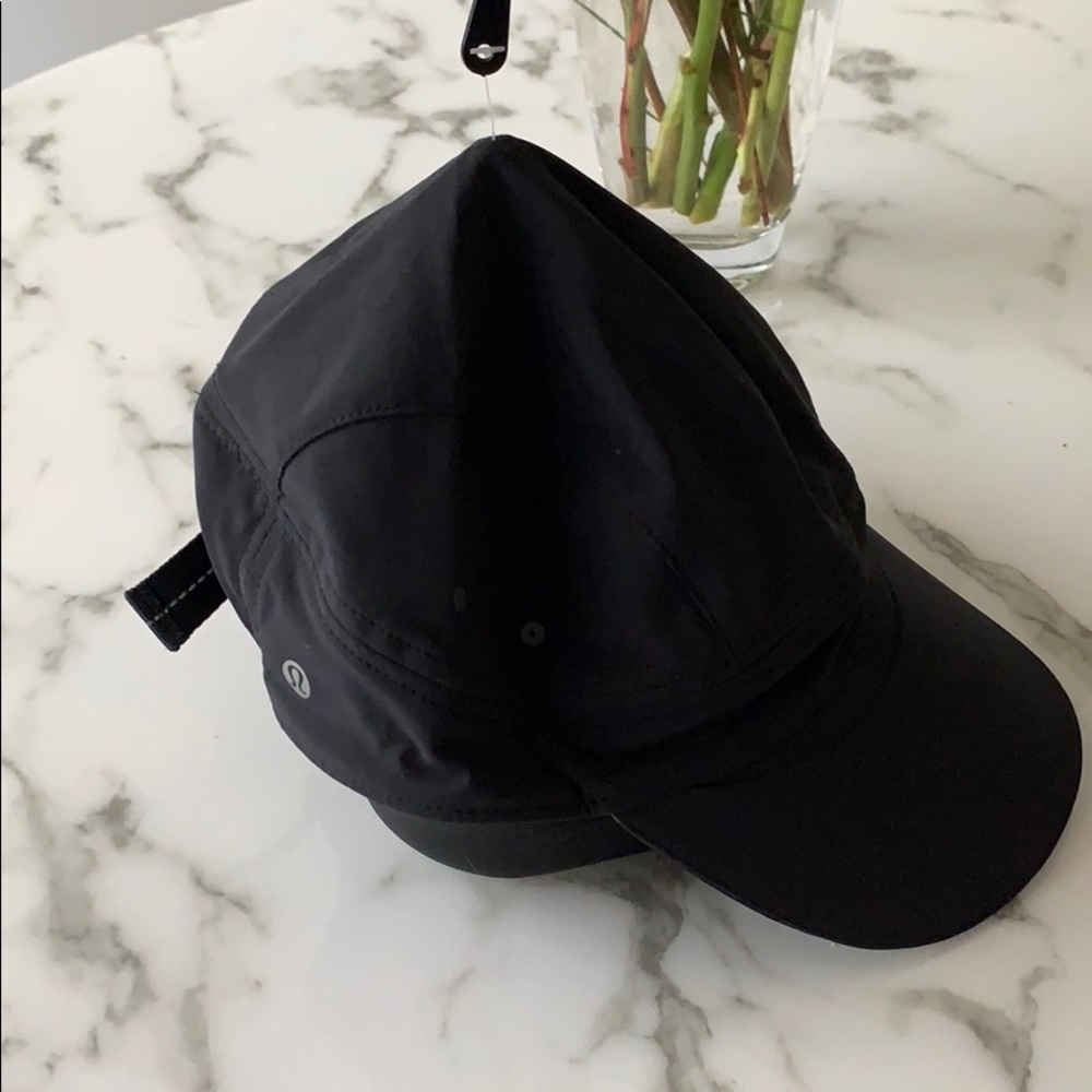 Black lululemon hat
